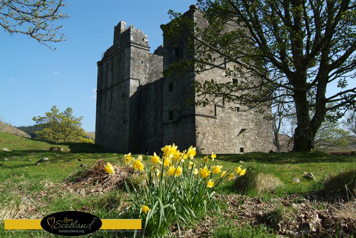 Easter at Carnassarie Castle