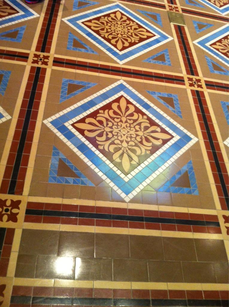 Epidemics_bees's tweet photo. #10sec4Nick even the floors are delightful @ the portrait gallery http://t.co/53MLmFuvbv