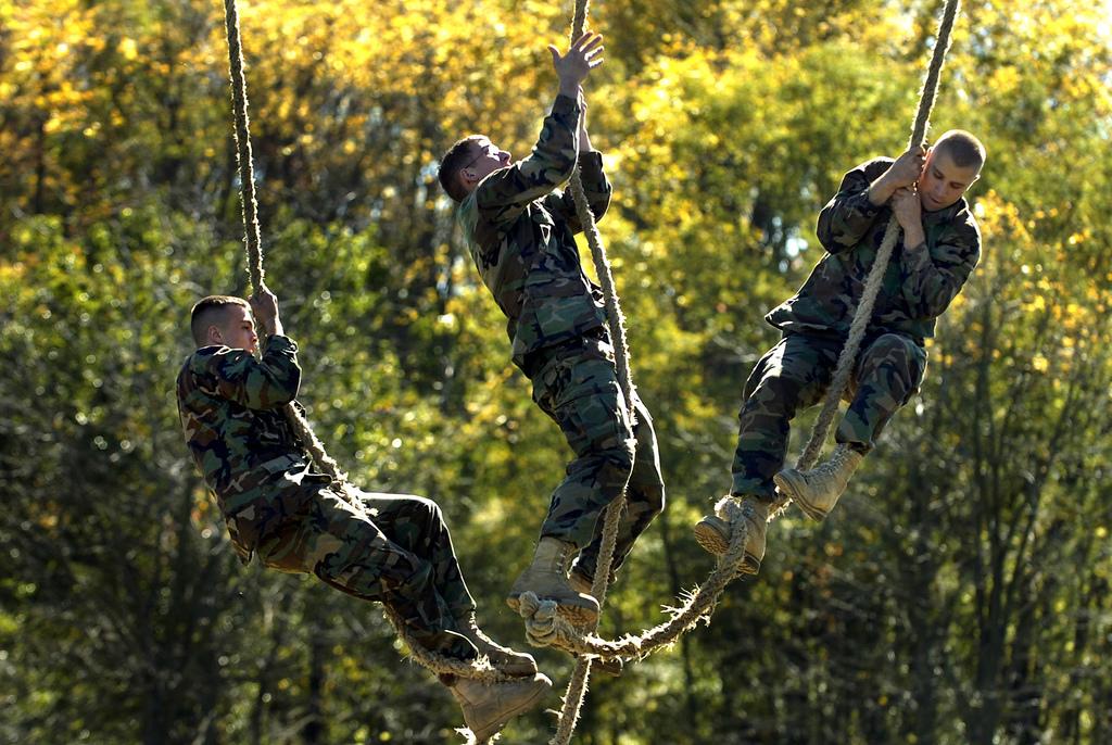 GoArmy's tweet image. PT, classes and training – find out what a day in the life of an #ROTC cadet is like: ow.ly/K9KCZ