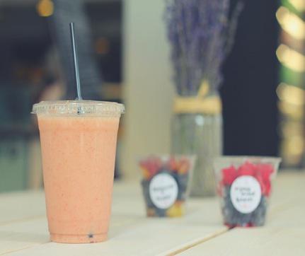 LocalThymeNYC's tweet photo. Today at #localthymenyc we’re sipping on a #strawberrydetox smoothie! What are you eating for lunch? http://t.co/yu6xui4gyO