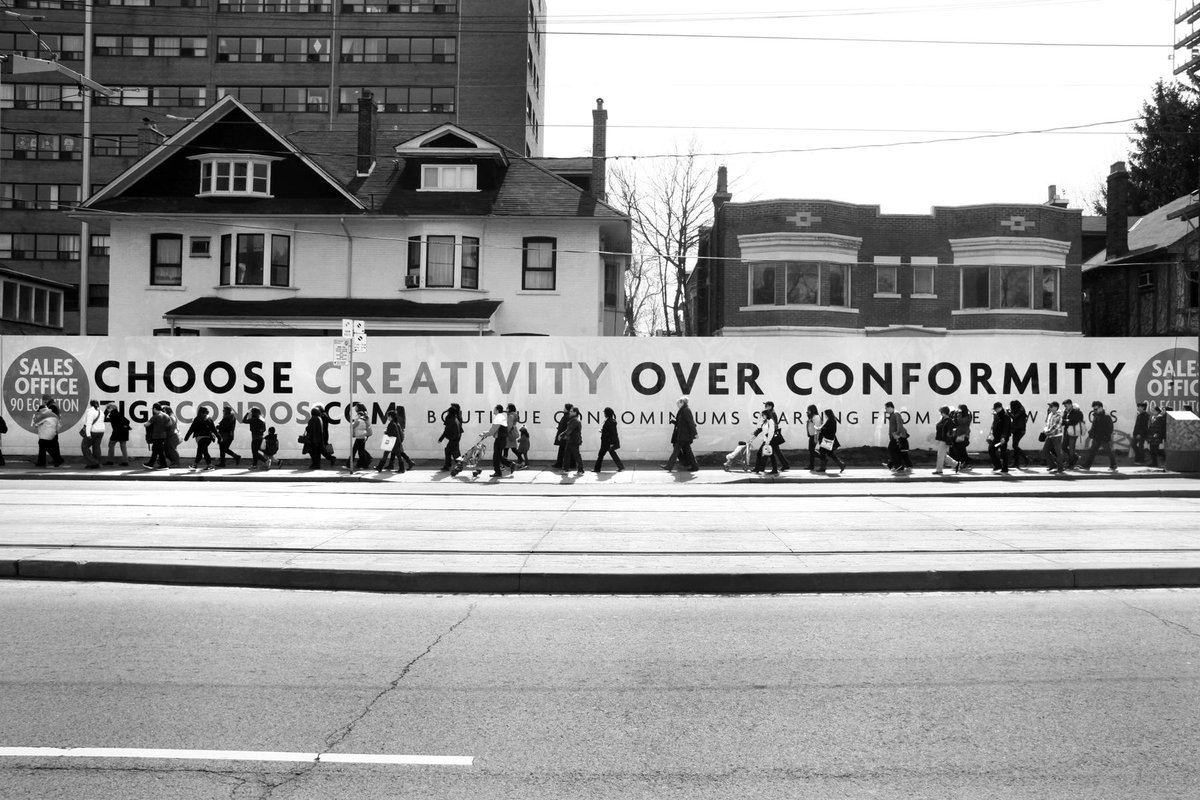 CinemaPerrier's tweet photo. Walking the other way...#creativityoverconformity #morecondos #goodfriday http://t.co/HBGhO14aEq
