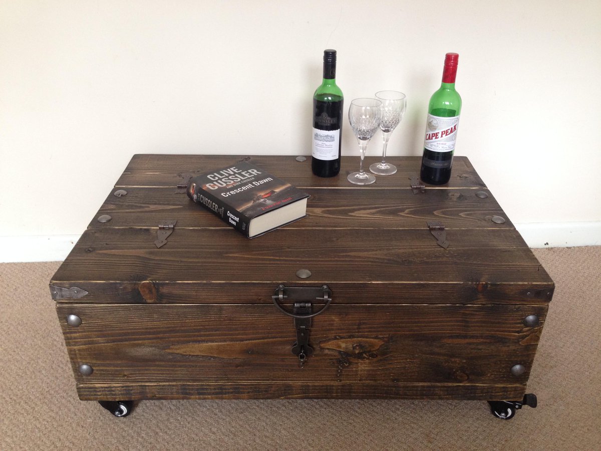 simonalton1978's tweet photo. Check out my handmade reclaimed rustic unique furniture 

http://t.co/oMWea0jE5O http://t.co/kZ25P1iuP1