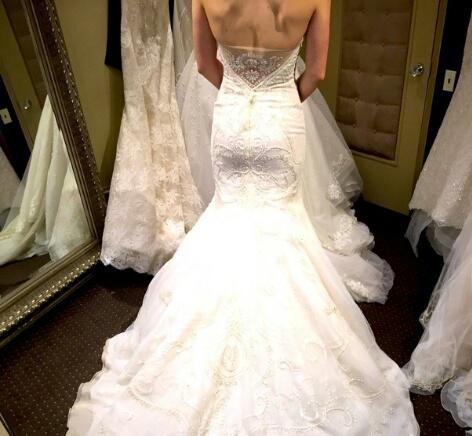 Shoppes with <a href="/ElizabethDaisyC/">Elizabeth Undersee</a> and <a href="/DelineUndersee/">46 ✿･</a> for a wedding dress. Does it look good or nah??