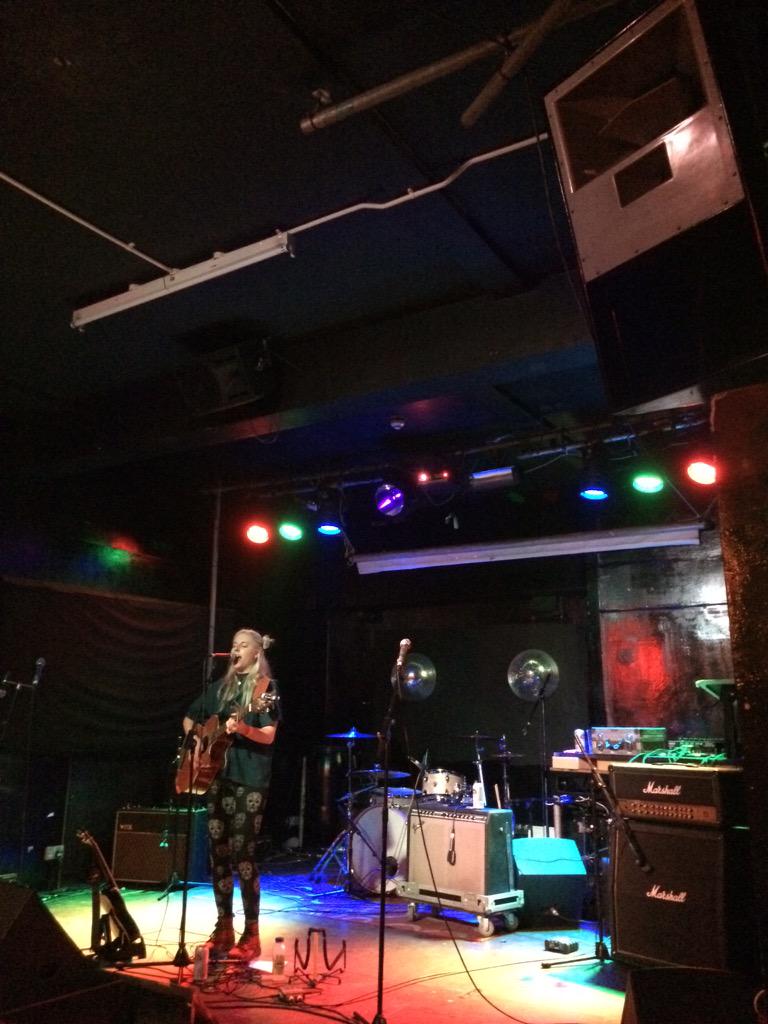 RacketLondon's tweet image. .@malorytorr kicking off Racket 008. Sublime..!