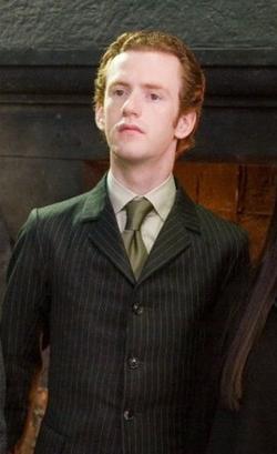 WonderPromo's tweet image. #SeBusca Percy Weasley.