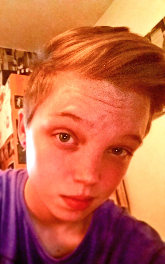 shanhodgin97's tweet photo. Fresh trim ✌👌😘 http://t.co/Vcq0bS07yo