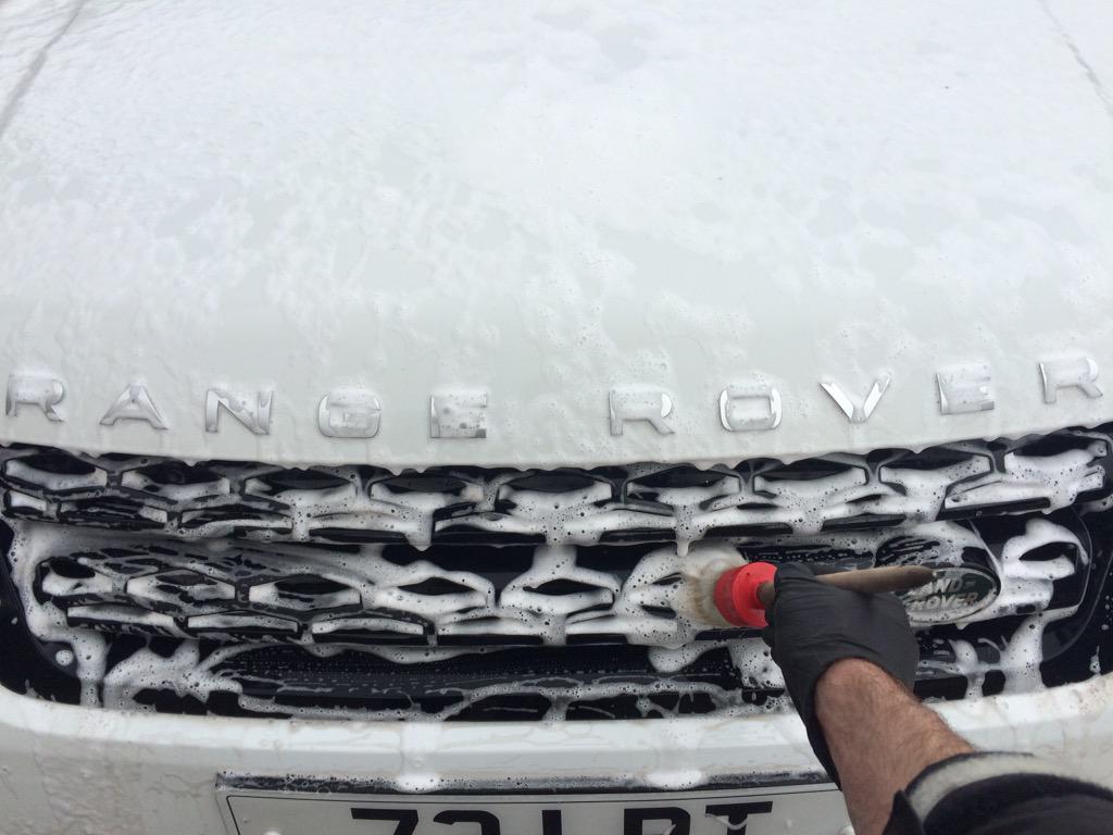 PlatDetailSW's tweet image. Snow foam stage of the wash.