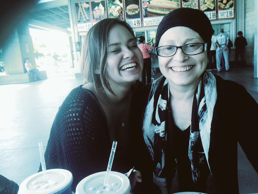 Jaayylovee's tweet photo. My best friend🌺💕 #excusemyuglyfaces #mymommyiscute #laughing #nothingcompared http://t.co/hyQ8hsrXsf