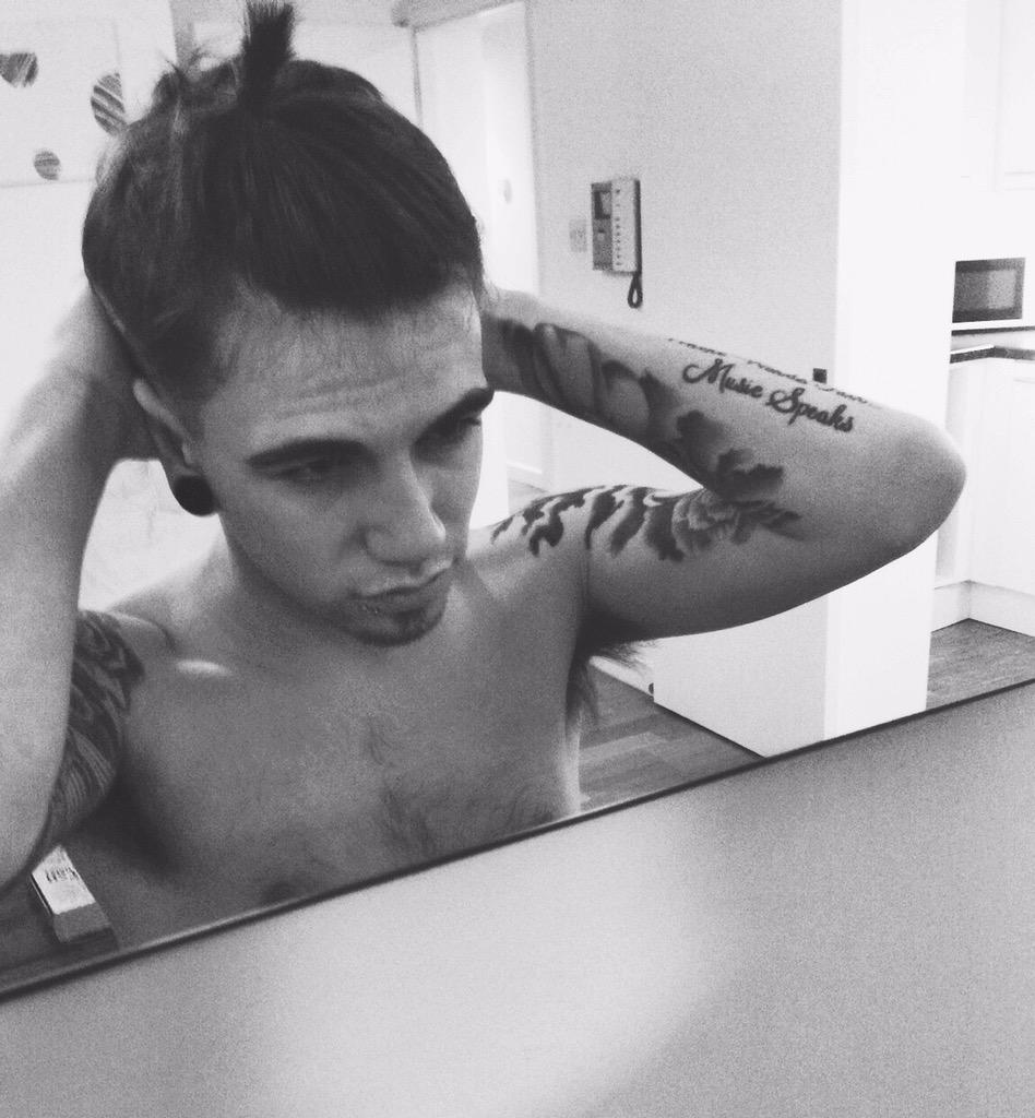 jakesims's tweet photo. am I you yet @CaseyCodyJ ?????? ✊ http://t.co/YEhouVex5T
