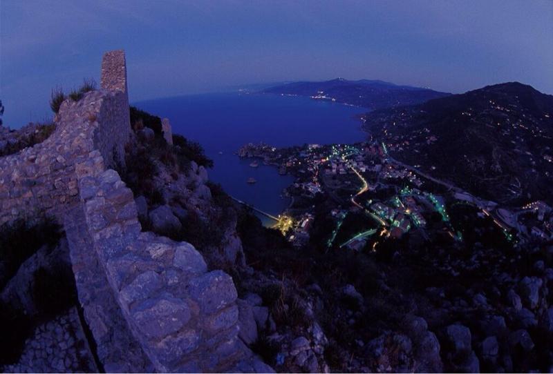 InPalermo's tweet photo. .Da:@accuciacunti: @InfoSicilyIt non a Rio de Janeiro ma sulla rocca di Cefalù #Palermo #Sicilia #infosicily #sicily http://t.co/G0uAzTGRWP”