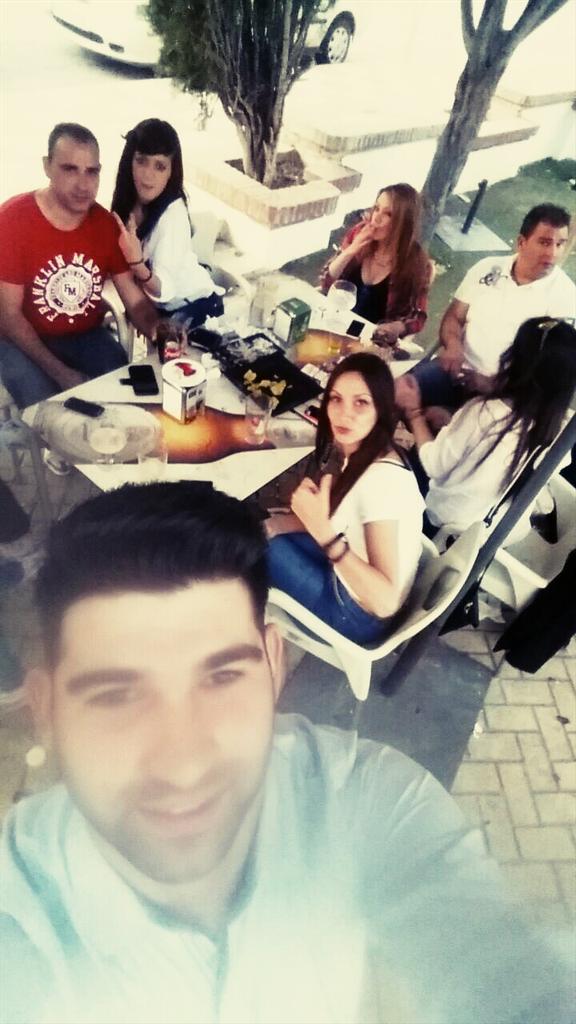 EstefyyyAlvarez's tweet photo. Momentos como estos no los cambio por nada. Tarde noche perfecta. #super#feliz  @AlvarezKriss  @nuavad http://t.co/jBGtsqB3ir