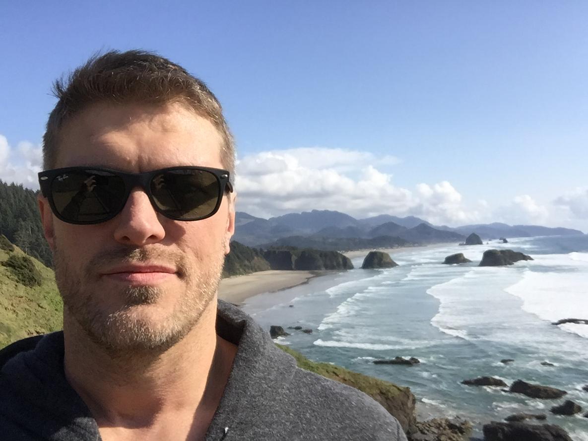 RatedRCope's tweet photo. Cheesy selfie tour continues. #Goonies #TruffleShuffle #Oregon http://t.co/rtxA5qGfUT