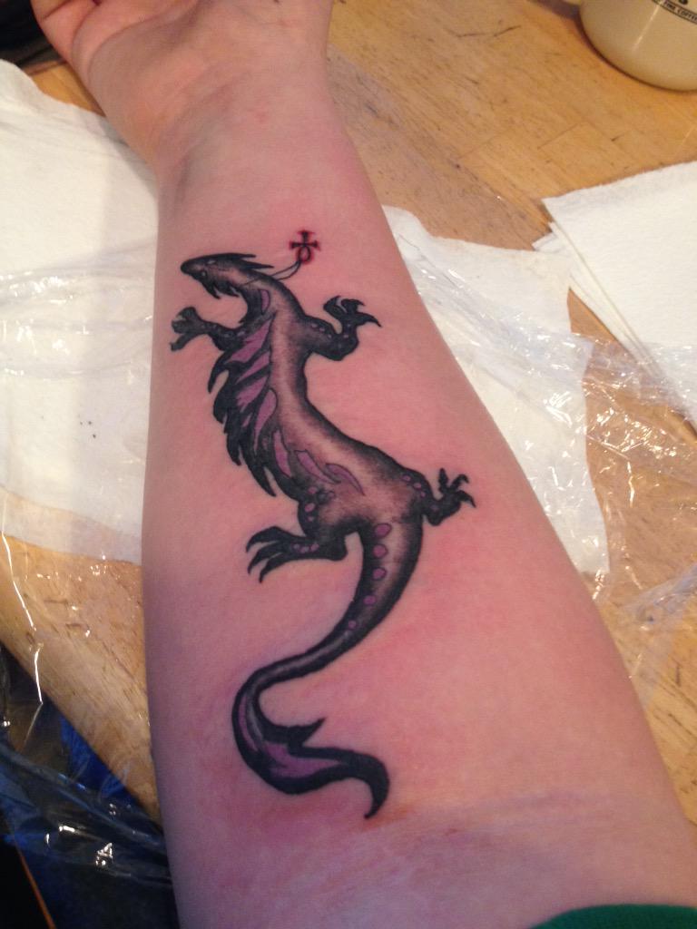 Patrickcarletv's tweet photo. Both of my tattoos I got the dragon on my right arm a month ago got the tiger today on my left arm ^.^ http://t.co/d8PYiSswt4