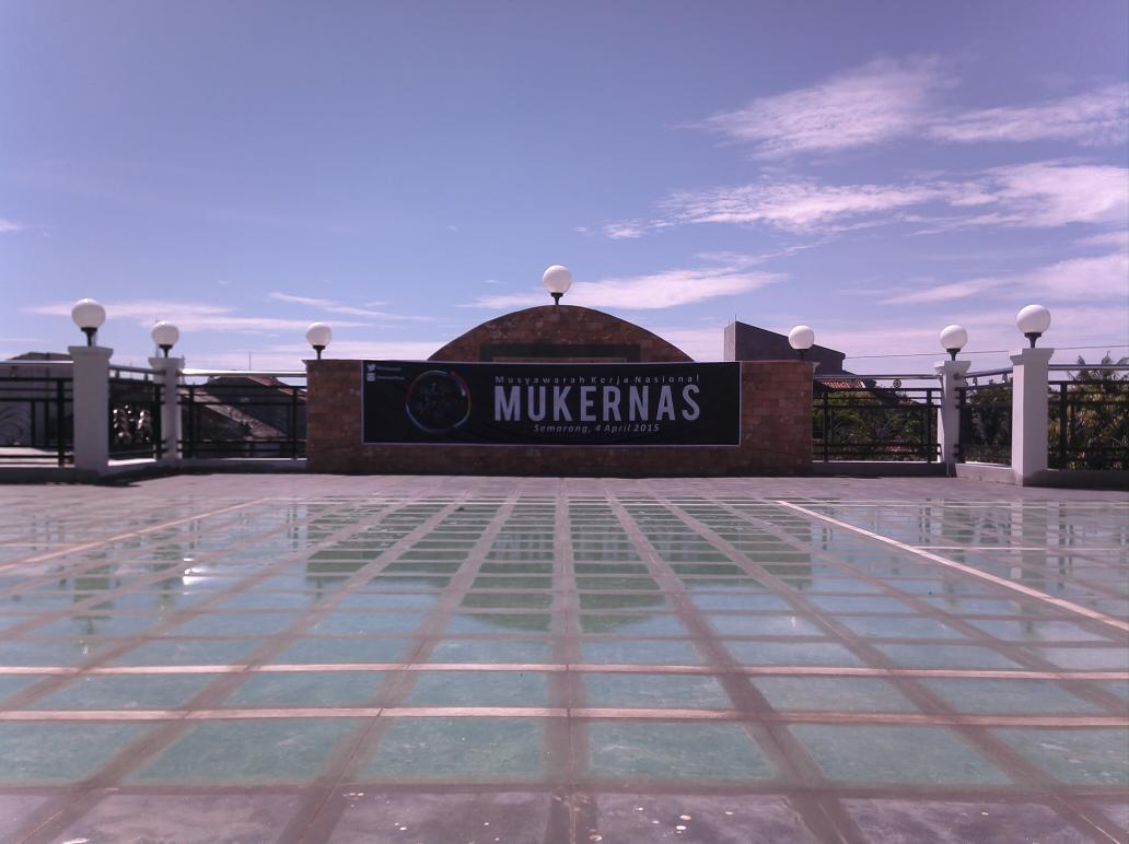SixSense26's tweet photo. Sbntr lg akan ada live report dr rooftop rmh nurazizah dlm rangka #mukernassixsense26 
tggu post kami lainnya ya 😊 http://t.co/rGYzTBmpNM