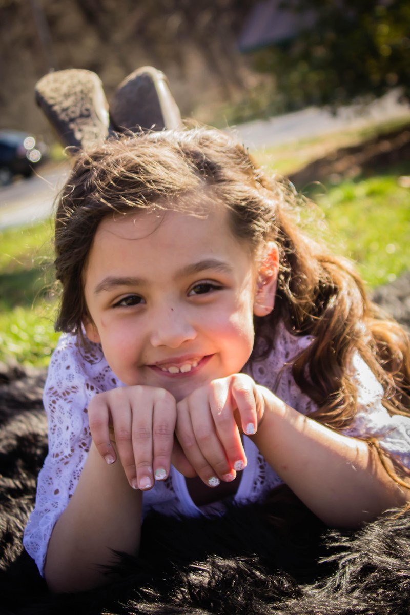 VPPhotography_'s tweet image. #BigSister #LilBrother #EasterSession #Easter2015 #VeshaPhotosPhotography