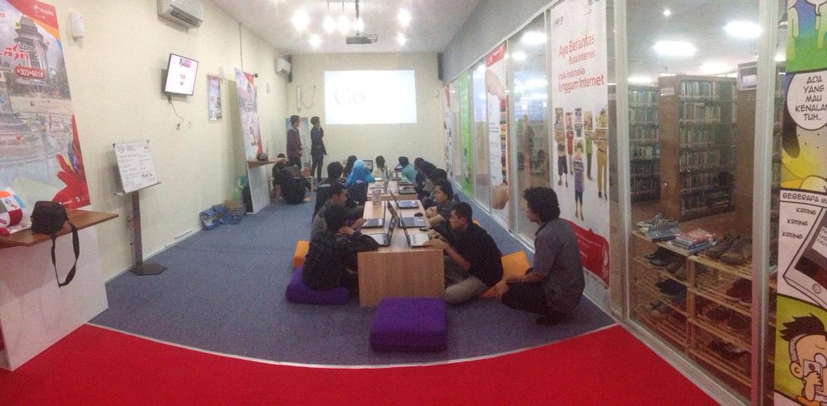 GSA dan GSG UB sedang mengadakan acara workshop GAfE di Perpustakaan UB.