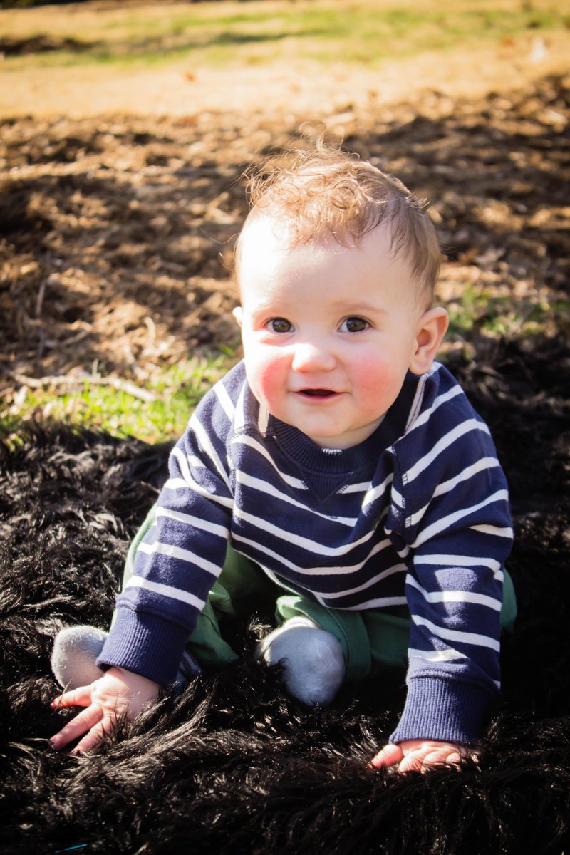 VPPhotography_'s tweet image. #BigSister #LilBrother #EasterSession #Easter2015 #VeshaPhotosPhotography