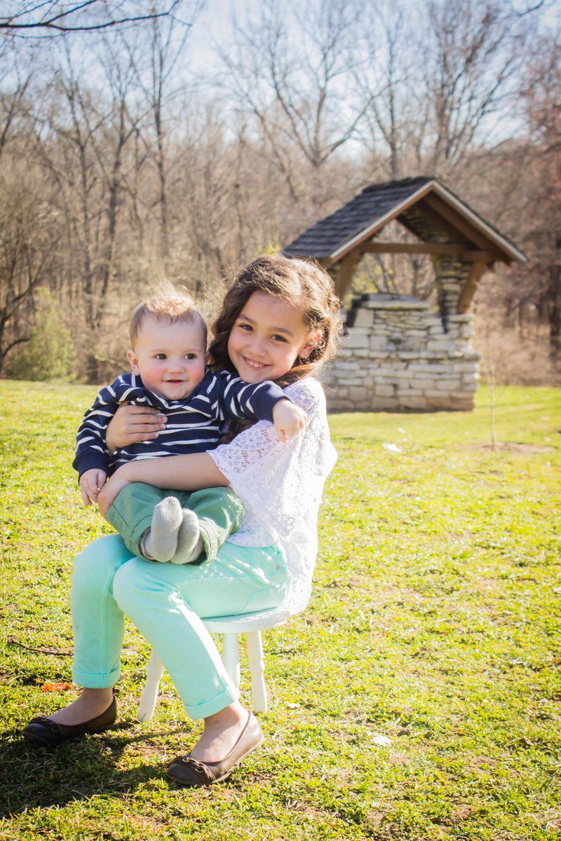 VPPhotography_'s tweet image. #BigSister #LilBrother #EasterSession #Easter2015 #VeshaPhotosPhotography