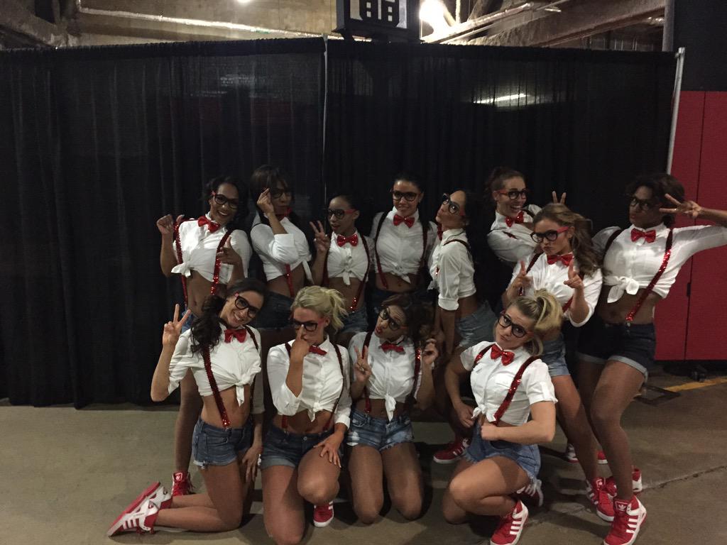 Wizardsdancers's tweet photo. Get ready for our #Nerddance and one luckily fan is going to win tickets to #NKOTB http://t.co/SrrN6VTbiZ