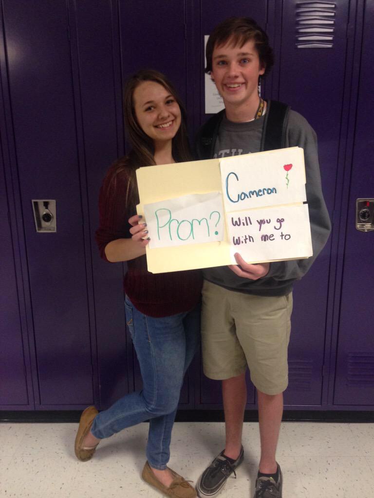 DCTV's star news reporter found his date while on the air!🎬 <a href="/jordanc26/">Jordan C #2</a>  <a href="/MichaelPhibbs69/">Michael Phibbs</a>