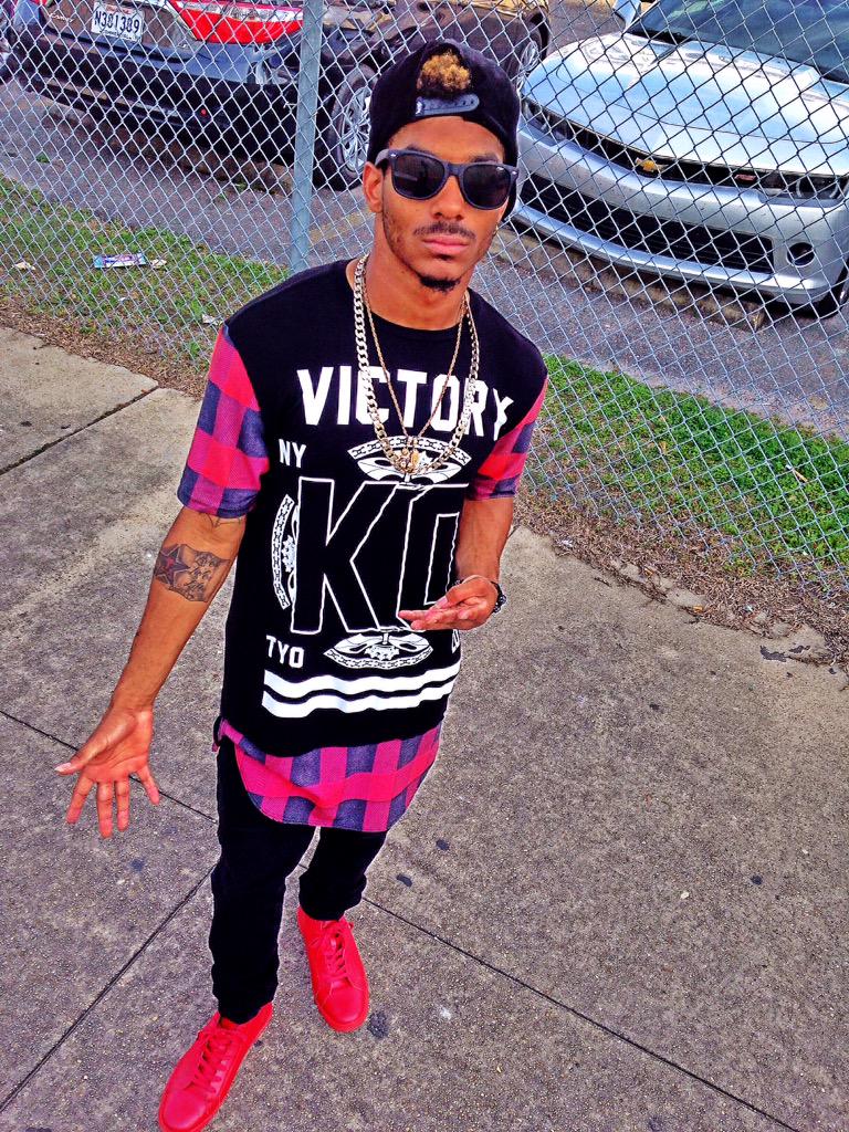 LouisiFornia4's tweet photo. #wavedup🌊 #growinup👑#blowinup💣
#ElRon😎 #NE93 🌟 http://t.co/A7xW2x9Wuq