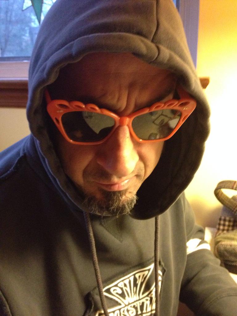 MartiniSTFO's tweet photo. Head on out @Champions_Bar gonna rock w/the Traler Park Cowboys. Tonight! http://t.co/aPNCnSWz6S