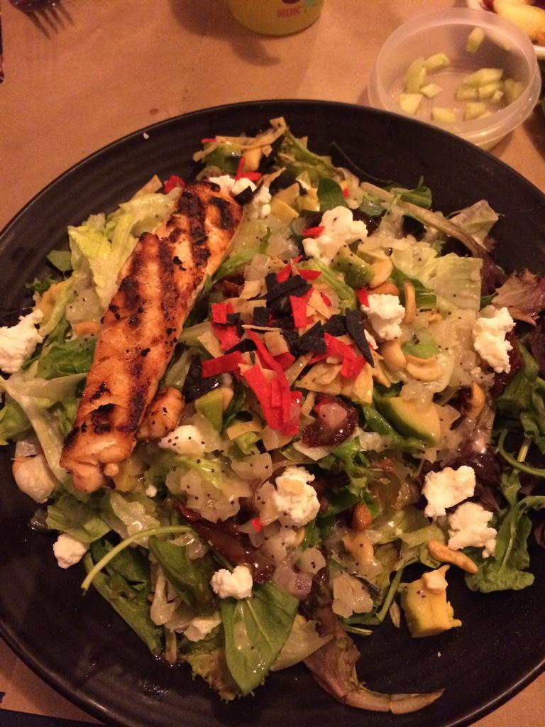 ShopTFA's tweet photo. So maybe don't order a salad from @montanasribs #nothinglikethemenu #wheresthesalmon #baitandswitch #$17 http://t.co/cEQDn1pAsx