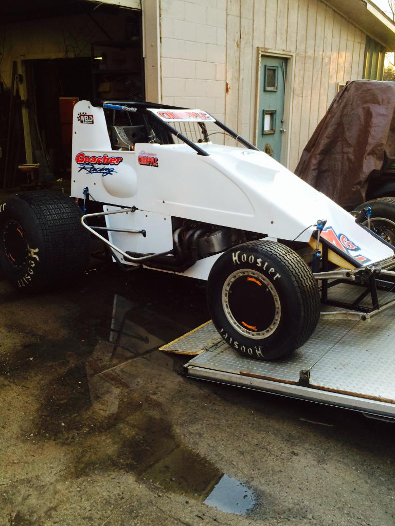 GoacherRacing5g's tweet photo. Getting her loaded up.. Ready to head to @BurgSpeedway with @IsaacChapple52 at the wheel!!! http://t.co/rpYTGRqHCC