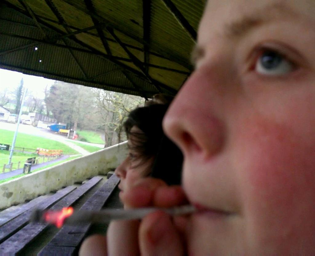 braindeadbanta's tweet photo. Brandon Baker taking PHAT tokes on a spliff #SnoopDoggyDogg #420 #AttemptedMurderer http://t.co/RkblrHxonX