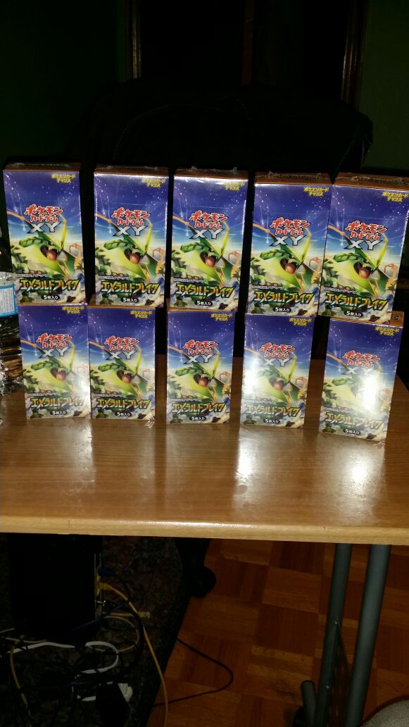 YaboyStitch's tweet photo. Definitely gonna be a good night tonight @88keygang #EmeraldBreak #GottaCatchEmAll #BoosterBoxes #Pokemon http://t.co/buOEGXDynD