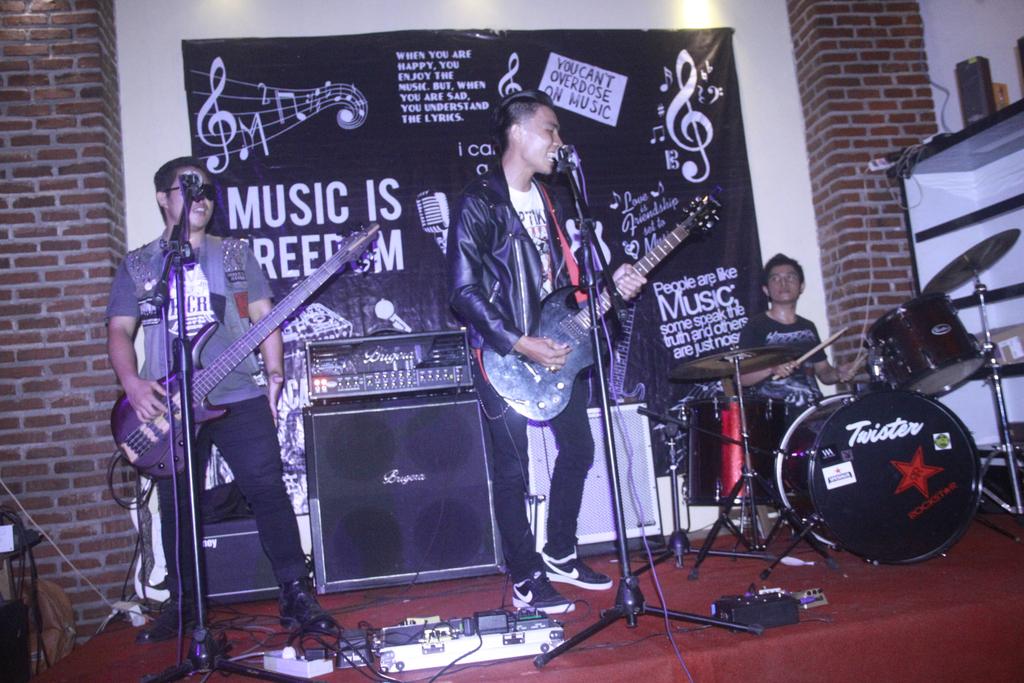 At.cabana cafe..rocknroll night