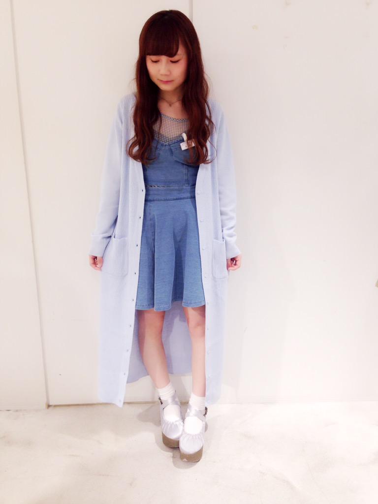 Merry Jenny新宿店 本日のおすすめコーデ 雨ですこし肌寒い今日はロングカーデがおすすめ お靴はヒールや厚底を選べば裾の汚れも心配なし オールブルーの同系色コーデで雨にも負けない春コーデをお楽しみください W Http T Co Ktqozwp94b Twitter
