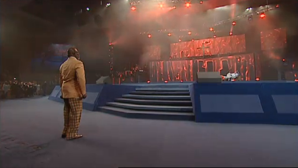 BishopJakesBr's tweet photo. O SANGUE AINDA TRABALHA! Ele nunca perdeu uma batalha! @BishopJakes #tphonline #PromiseRevealed  http://t.co/BE8FoP88HK