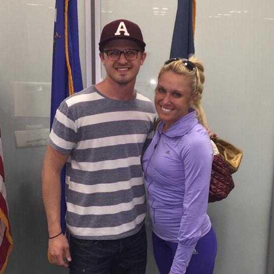 amalletprevost's tweet photo. Trying to play it cool w/ @natalie_gulbis http://t.co/LVcRwdDx2q
