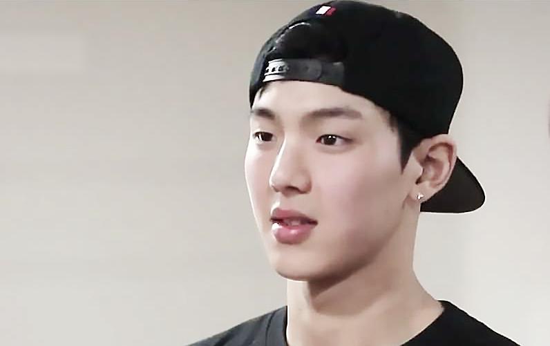 THYME_shownu's tweet photo. 백번말해고입아프져잉 ♥RT @premiumshownu: 진짜 예의바르고 듬직한 청년같아....(?)
#셔누 #Shownu #몬스타엑스 #Monsta_X http://t.co/viGYh1ybCA