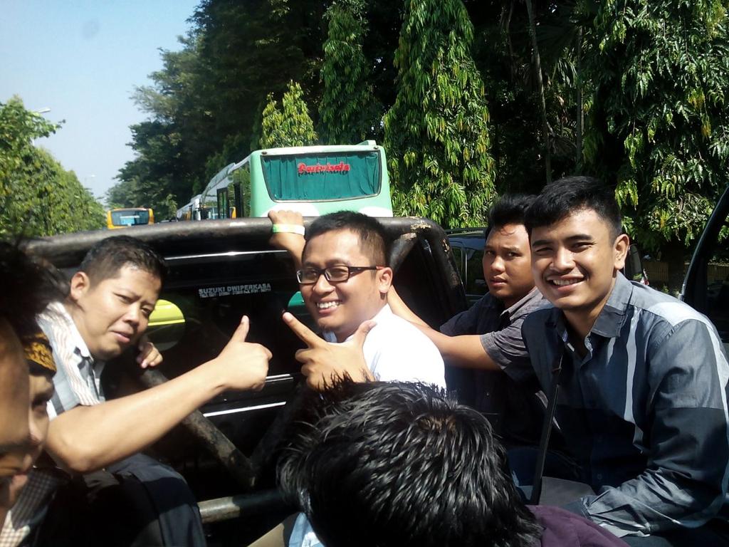 Menuju TMII #PW2015 <a href="/TanganDiAtas/">Komunitas Pengusaha Tangan Di Atas (TDA)</a>  rombongan <a href="/tdatasik/">TDA Tasik</a> #backpacker