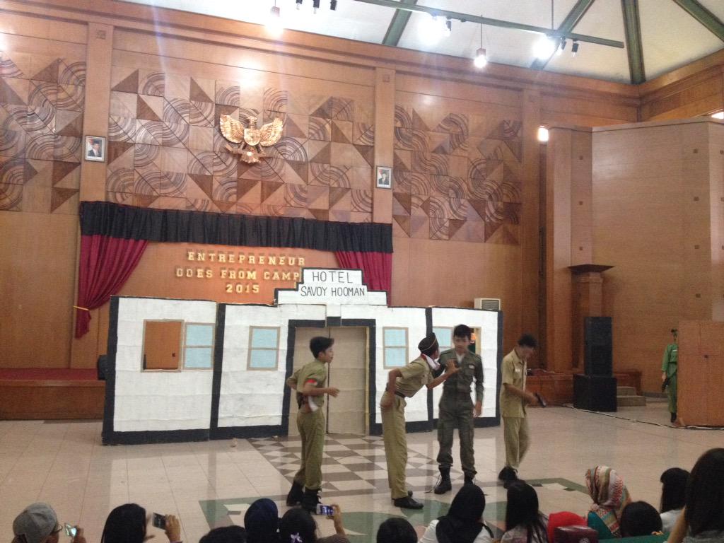 Ini lah penampilan pertama <a href="/SarangTeater/">SARANG TEATER</a> mari merapat guyss