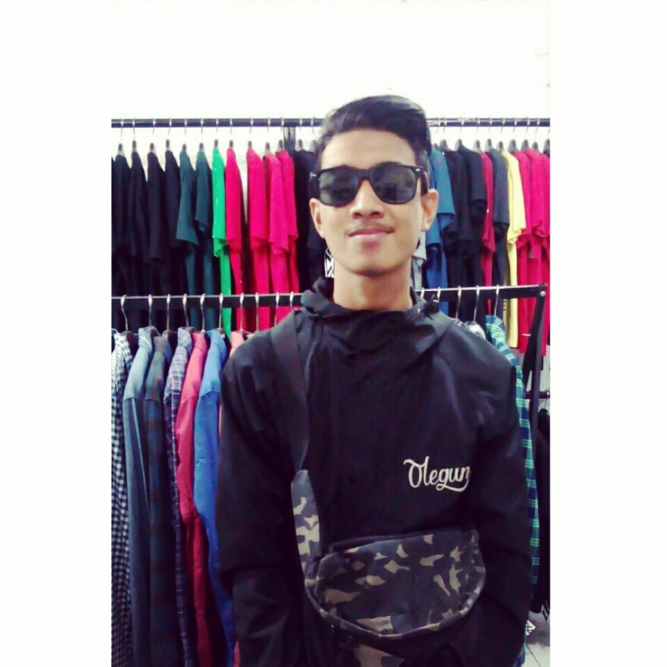 <a href="/Halte24_Cloth/">Halte24_Cloth</a> x @KaosOlegun #ciss