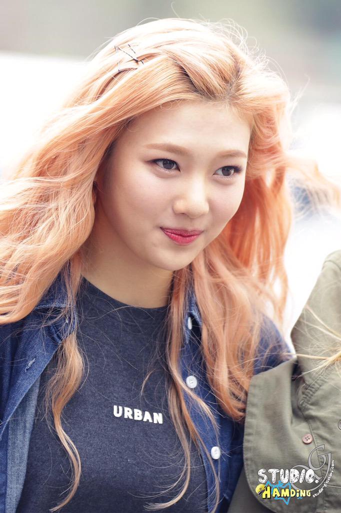 5REDVELVET's tweet photo. [HQ] 150403 #레드벨벳 Red Velvet Wendy at MBC Radio Kim Shinyoung's Hope song 

JOY http://t.co/tBrRcIiBdt
