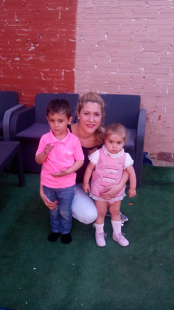 IsabelMara3's tweet photo. Día largo, pero con la visita de estos peques se ha hecho muchísimo más ameno http://t.co/iLnrBMEpUq