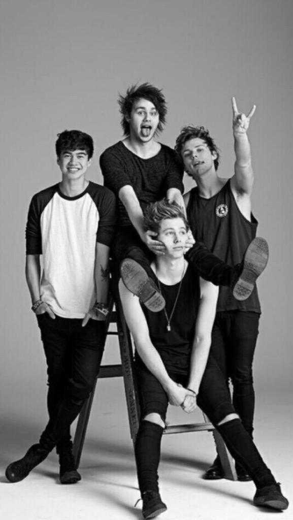 ohhlalalashton's tweet photo. #5SecomdsofSummer #cool @radiodisney @5SOS http://t.co/oAPDJocNyM