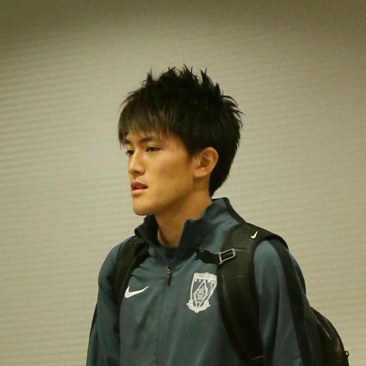 浦和レッズオフィシャル 埼玉スタジアムに選手バス到着 ロッカールームへ向かう高木俊幸 松本山雅fc戦は15時4分キックオフ Urawareds Http T Co Yps8yoxwvs Twitter