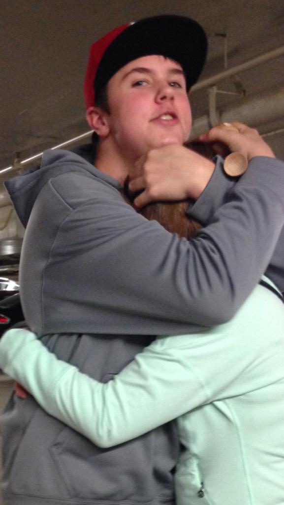 keepitrealmom's tweet image. I love my Mom THIS MUCH #SpendTimeWithYourKids #JustBe