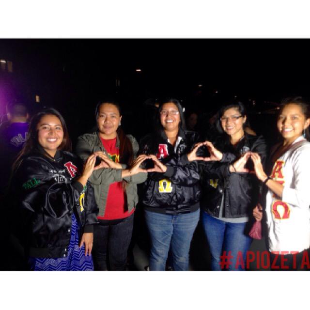 apiozeta's tweet photo. Supporting @SLBKA Purple Rain Exhibition for their Beta Week! #GreekUnity #AlphaPiOmega #APiOZeta #ITCOS #ΑΠΩ http://t.co/JAFx9nKxYZ