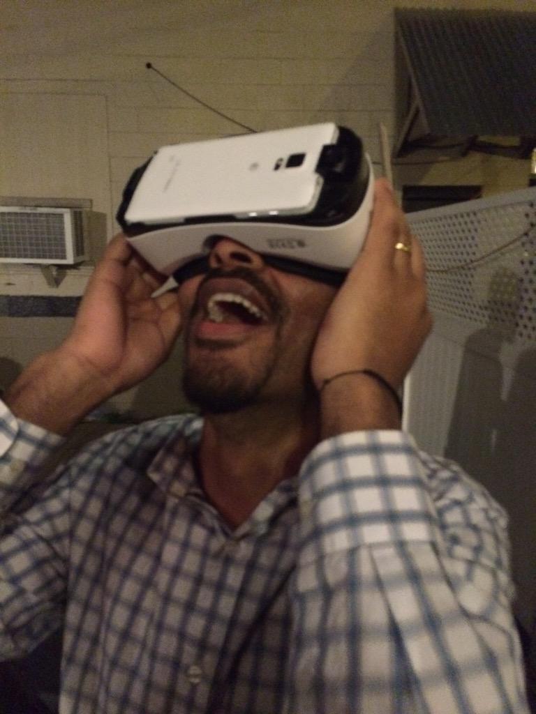 LovableDaily's tweet photo. Never get tired of seeing this #expression ✅❕ http://t.co/EM9WObBaJQ" #VR #oculusrift @oculus