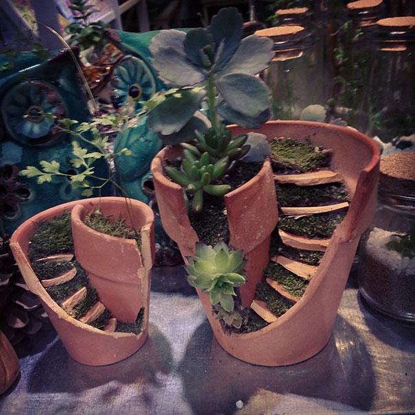 CreativZone's tweet photo. Broken Pots Turned Into ... - http://t.co/fc1D9DtaL6 - #BrokenPot #BrokenPotFairyGarden #BrokenPotGarden http://t.co/wWHLZDYAFq