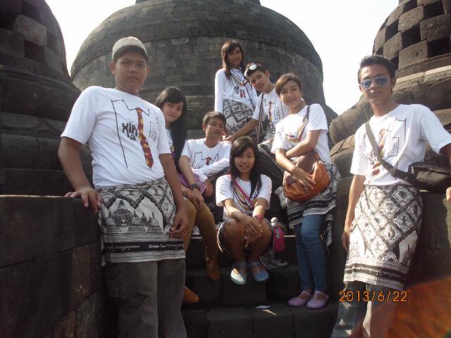 nata_arga's tweet photo. Miss u guys @Afien_sinchan @edopratamaputr4 @BurhanZoldyck @setiaunyuk @upilcupill @Niaanyoo @FikriLukmana http://t.co/wpLeXz59ug