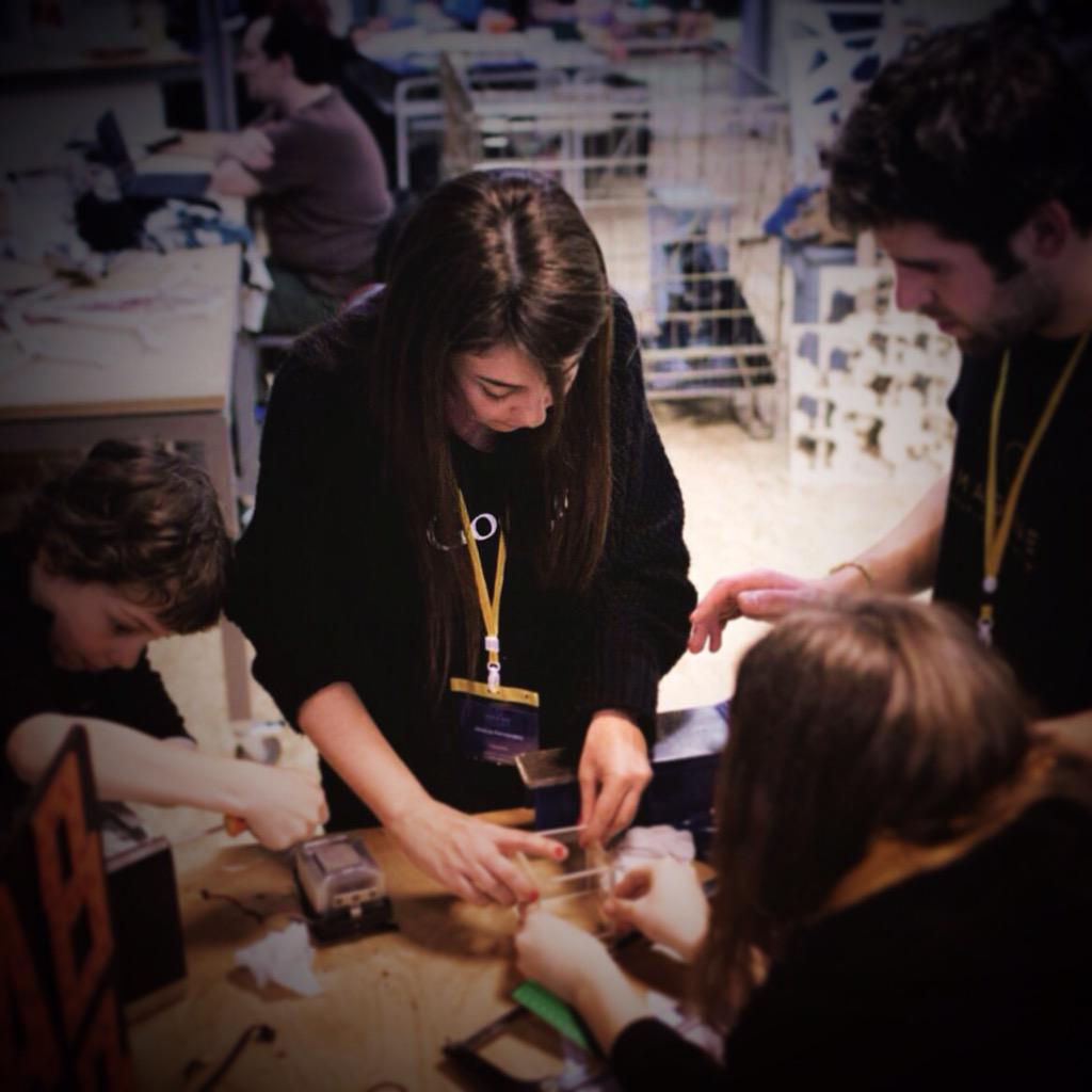 jessicafzc's tweet photo. iMaker's moments at @imaginecc #express2015 with @Luis, Laura & LittleMaker! #FabLab #team @elisavabcn http://t.co/984QIMC5eX