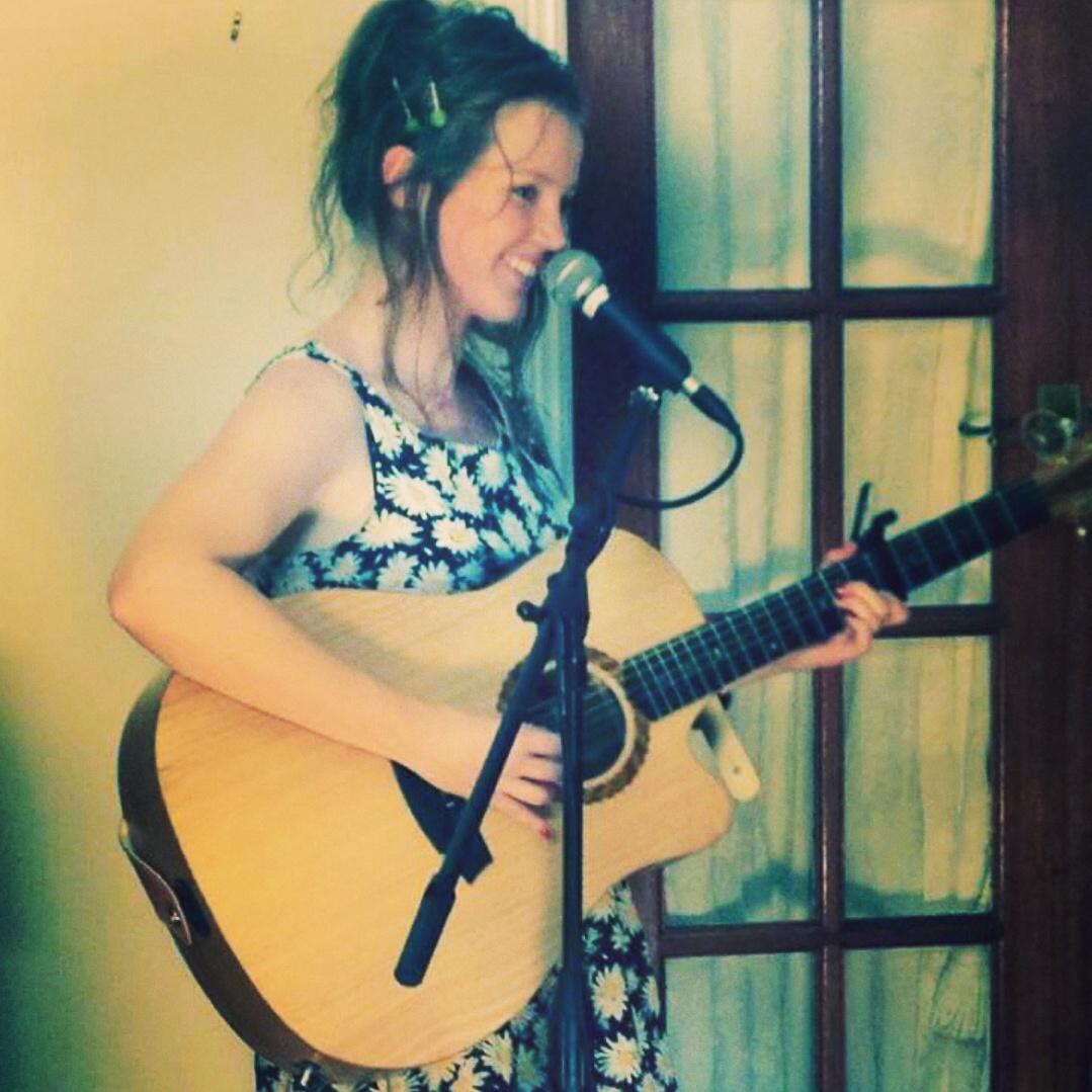 Only one thing to warm you up on a miserable Saturday night is @missstephgrace from 9.30 #livemusic  #babe #swoon