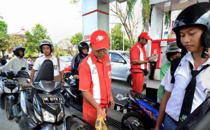 13.40 #BeritaSonora - Pemerintah Jokowi Akhirnya Akui Cabut Subsisi BBM - goo.gl/QEDdic